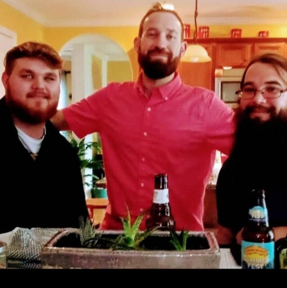 Meet your Posher, Brenda. - Picture 4 of 5